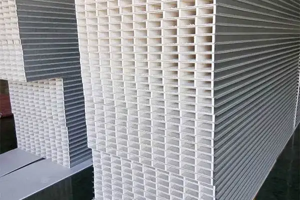 ऑपरेटिंग थिएटरों से लेकर स्वच्छ कार्यशालाओं तक: शुद्धिकरण बोर्ड उच्च-मानक स्थानिक सुरक्षा का निर्माण करते हैं